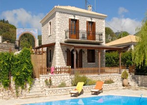Οι όροι λειτουργίας τουριστικών επαύλεων και κατοικιών